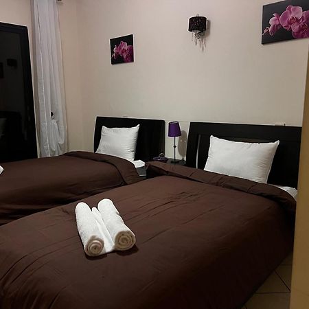 Magnifique Appartement Spacieux Confort Propre Familial 2 Chambres Salon Et Salle A Manger A 20Mn A Pied De Place Jemaa El Fina 4 Piscines Dans Espace De Golf A 12 Mn En Voitures L Entree Est Gratuit Pour La Clientele Ouvert Entre 10H Et 20H Marakéš Exteriér fotografie