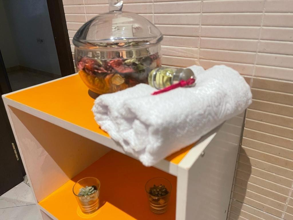 Magnifique Appartement Spacieux Confort Propre Familial 2 Chambres Salon Et Salle A Manger A 20Mn A Pied De Place Jemaa El Fina 4 Piscines Dans Espace De Golf A 12 Mn En Voitures L Entree Est Gratuit Pour La Clientele Ouvert Entre 10H Et 20H Marakéš Exteriér fotografie