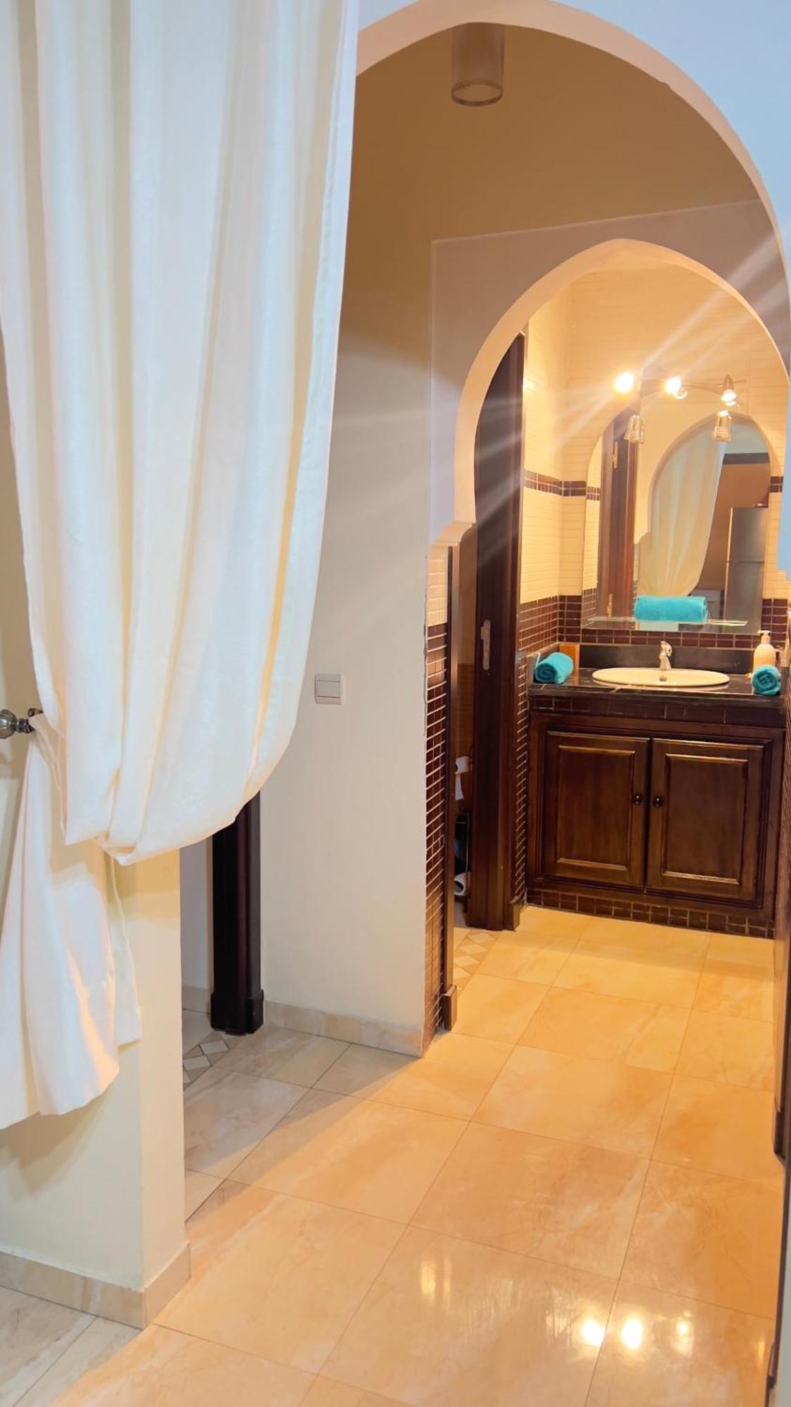Magnifique Appartement Spacieux Confort Propre Familial 2 Chambres Salon Et Salle A Manger A 20Mn A Pied De Place Jemaa El Fina 4 Piscines Dans Espace De Golf A 12 Mn En Voitures L Entree Est Gratuit Pour La Clientele Ouvert Entre 10H Et 20H Marakéš Exteriér fotografie